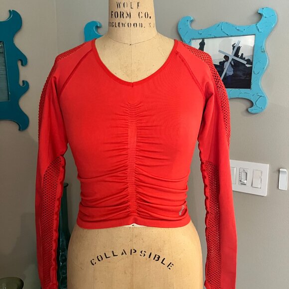 Free People red fishnet mesh workout top, Size XS - Picture 3 of 6